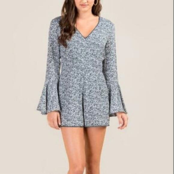 Blue Rain Women's Green Floral Romper Bell Sleeve Size Sm Boho-chic Soft Girl - Picture 1 of 9